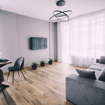 Апартаменты Заречный Kyjev Exteriér fotografie
